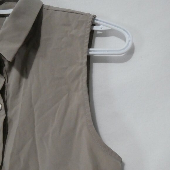 FLUO | small | Sleeveless High-Low Collared Blouse | Made In USA - Picture 5 of 15